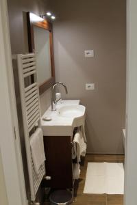 Kúpeľňa v ubytovaní B&B I Propilei di San Girolamo + 37 fotografií