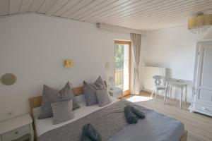 Posteľ alebo postele v izbe v ubytovaní Haus zum schlafenden Riesen