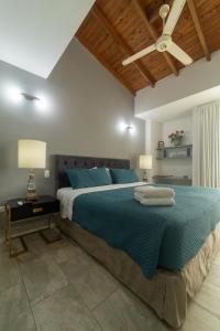 Ένα ή περισσότερα κρεβάτια σε δωμάτιο στο Hotel SEREMA