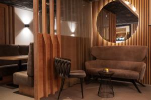 Posezení v ubytování Damülser Hof - Wellness & Spa Superior