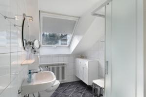 Koupelna v ubytování Ferienhaus Lydia + 55 fotografií