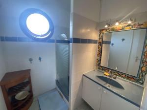 Et badeværelse på Baie des Tropiques + 6 billeder