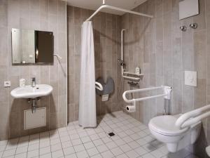 Koupelna v ubytování B&B Hotel Bad Homburg