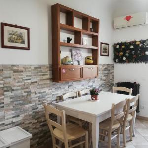 Kuchyň nebo kuchyňský kout v ubytování Emerald guest house