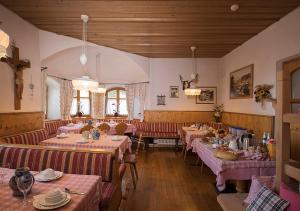 Restaurace v ubytování Hotel Waldheim Belvedere + 37 fotografií