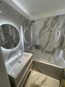 Ένα μπάνιο στο Gioia Home appartamento di design +18 φωτογραφίες