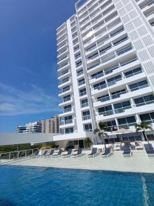 Bazén v ubytování Lindo apto con vista al mar Santa Marta nebo v jeho okolí