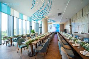 Restaurace v ubytování Lotus Alacarte Hạ Long Hotel