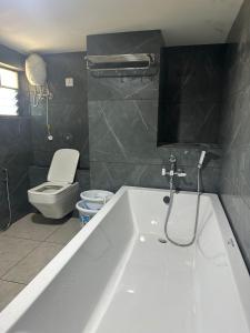 Koupelna v ubytování Hotel Shyam Paradise