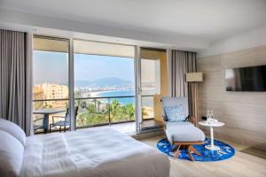 Postel nebo postele na pokoji v ubytování Radisson Blu Hotel Nice