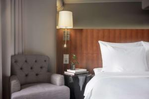 Łóżko lub łóżka w pokoju w obiekcie Radisson Blu Arlandia Hotel, Stockholm-Arlanda