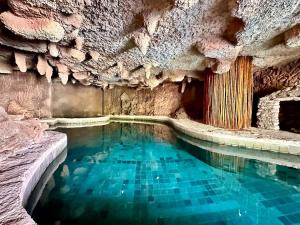 Kolam renang di atau dekat dengan Relaxing Lakeside Retreat Pool, Hot Tub y Patio