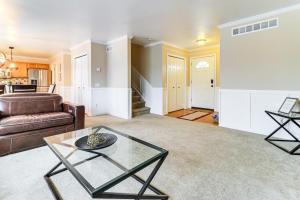 Gallery image of 5 Mi to EMU Home with Seasonal Pool Access in Lincoln