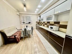 Fotografie z fotogalerie ubytování Люкс 2х ком квартира возле аквапарка v destinaci Aktobe + 6 fotografií