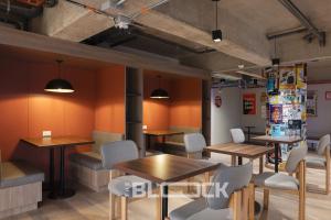 Foto dalla galleria di Apartasuite Estándar - The Block a Estación El Salto