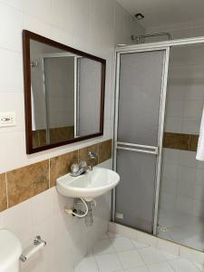 Gallery image of Apartaestudio central en Conjunto residencial in Ibagué +29 photos