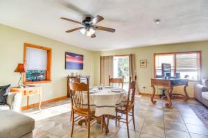 Afbeelding uit fotogalerij van Serene Lake Views Winter Haven Home in Winter Haven