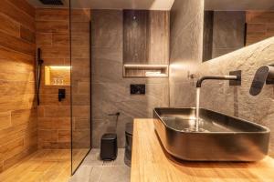 Koupelna v ubytování Semiso Beach Suites