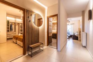 Posteľ alebo postele v izbe v ubytovaní Semiso Beach Suites