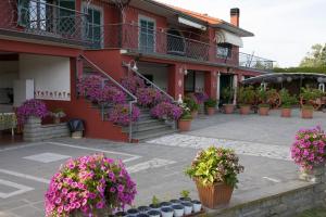 Κήπος έξω από το Agriturismo Bisenzio +71 φωτογραφίες