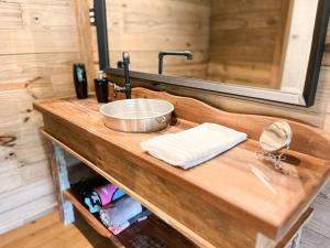Ένα μπάνιο στο Refúgio Rural | Chalé de Luxo | Jacuzzi e Lareira +63 φωτογραφίες