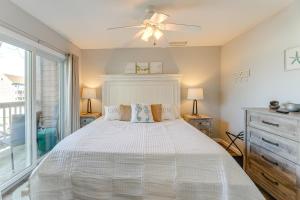 Postel nebo postele na pokoji v ubytování Walk to Beach Newly Remodeled Condo in Ocean City