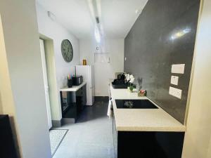 Fotografie z fotogalerie ubytování Cosy 1BR Apt, City Centre, Free Parking, By DerBnB v destinaci Derby