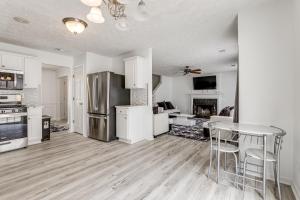 Φωτογραφία από το άλμπουμ του 14 Mi to Lake Lanier Family Home with Yard σε Buford
