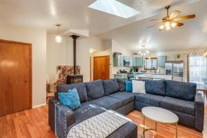 Gallery image of 10 Mi to Downtown Flagstaff Cozy Home with AandC in Mountainaire