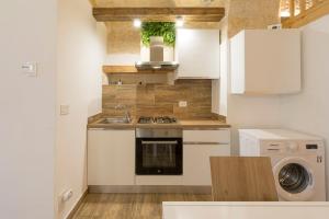 Η κουζίνα ή μικρή κουζίνα στο Amedeo 298