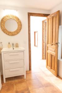 Ένα μπάνιο στο Charming house with Rooftop Pool