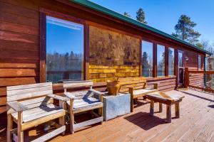Balkón nebo terasa v ubytování Mtn-View Getaway with On-Site Trails in Fairplay!