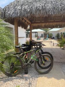 Jízda na kole v ubytování Villas VR Beachwalk Avellanas nebo okolí + 37 fotografií