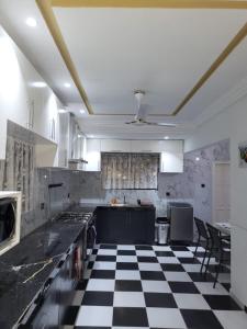 Η κουζίνα ή μικρή κουζίνα στο Ghanastays