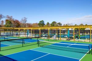 Tenis dan/atau kemudahan skuasy di 6 Mi to Bethany Beach Family Home with Pool Access! atau berdekatan