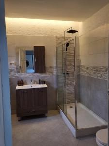 Ένα μπάνιο στο Ghanastays