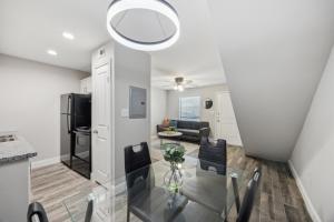 Η κουζίνα ή μικρή κουζίνα στο The Mirage 251 I Comfy 1 Bed 1 Bath