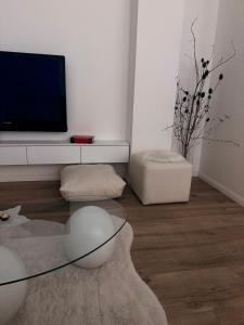 Μια τηλεόραση ή/και κέντρο ψυχαγωγίας στο Hostapartmentprishtina