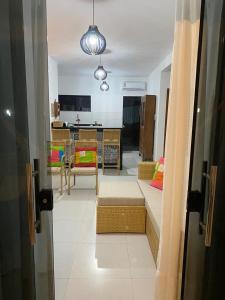 Et tv og/eller underholdning på Apto 2/4 apenas 1km do cento de arraial