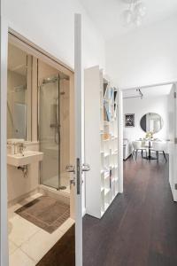 Koupelna v ubytování Luxury 3 Bed Central Soho Apartment