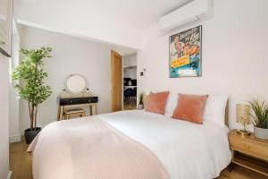 Кровать или кровати в номере Luxury 3 Bedroom Apartment in Marylebone