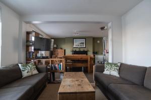Χώρος καθιστικού στο Absolute Heart of Salcombe - Estuary Views, Sauna, Hot Tub