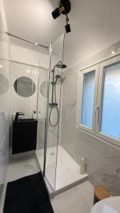Ένα μπάνιο στο Roguet Studio Hypercentre Orléans