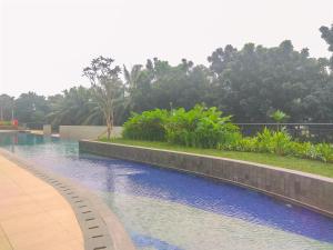 Bassein majutusasutuses Elegant and Comfy 3BR Transpark Cibubur Apartment By Travelio või selle lähedal