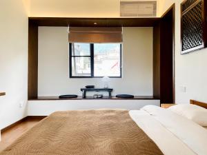 Gallery image of Black City Cafe in Dali