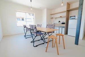 Kuchyň nebo kuchyňský kout v ubytování EdoHouse -エドゥハウス-