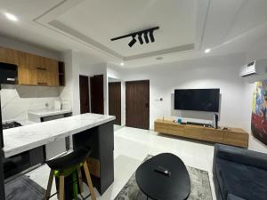 Kuchyň nebo kuchyňský kout v ubytování Olu's Condo