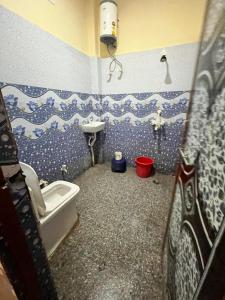 Vannituba majutusasutuses Radha ballabh dham