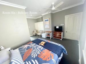 Athelstane Hotel客房内的一张或多张床位