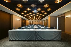 Arthur Hotel Luogang Xiangang Metro Guangzhou-Free Breakfast and Free Afternoon Teaにあるビジネスエリアまたは会議室